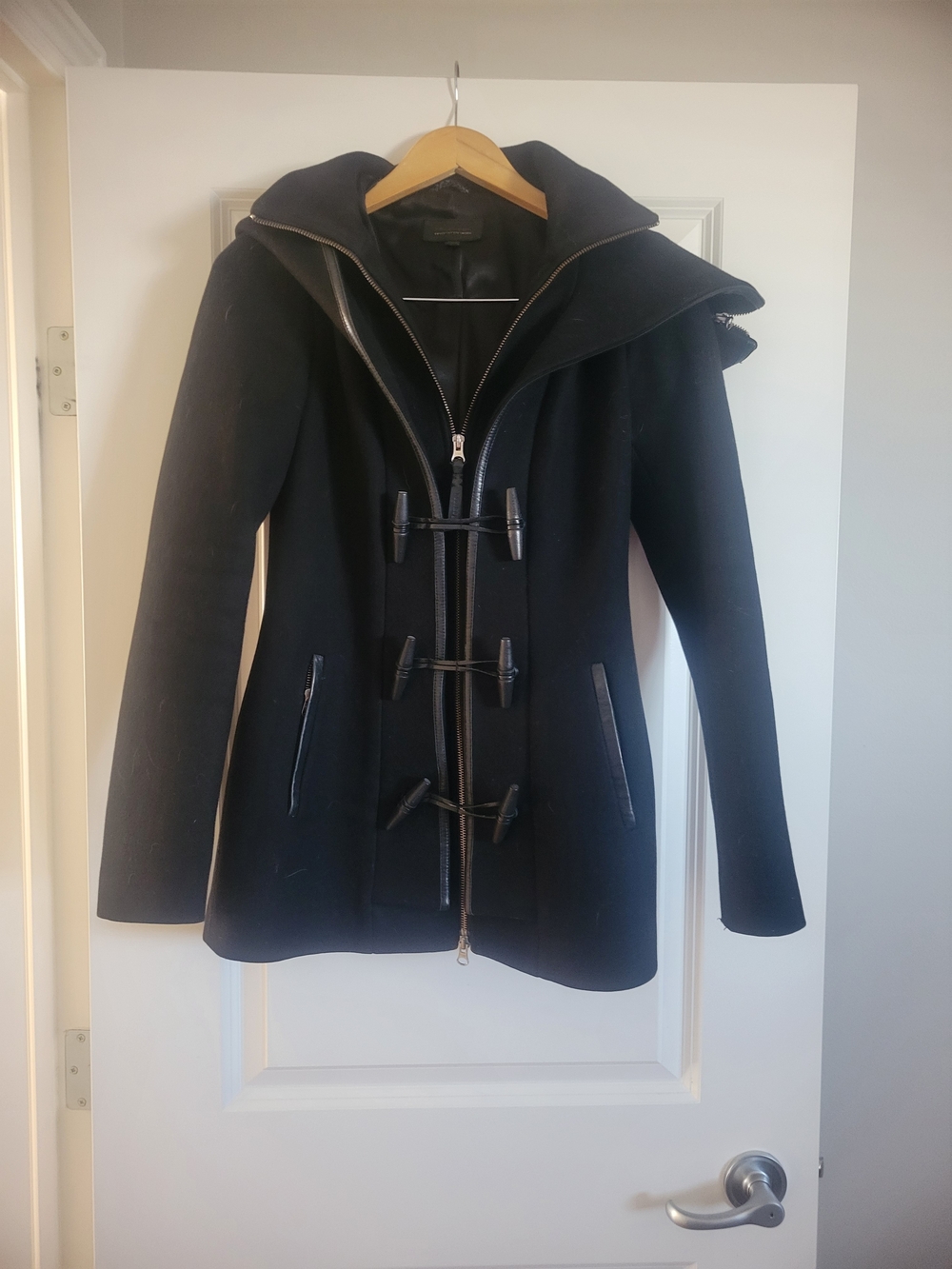 Aritzia XS Wool Toggle Coat - Black
